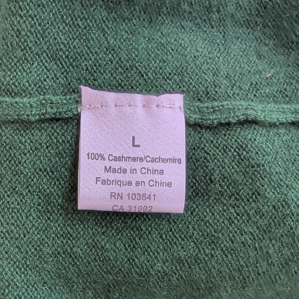 Dark green cashmere sweater with black lace-like print - Picture 5 of 6